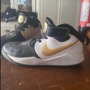 Nike Velcro shoes w size 1 only worn once or twice